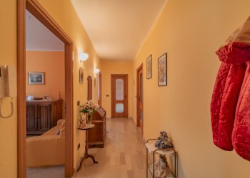 Four-room apartment Via Roma, Caraglio - photo 8