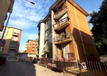 Three-room apartment Vicolo Sant'Ambrogio, Magenta - photo 1