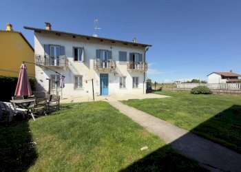 Casa indipendente Strada Landoglio, Crescentino - foto 1