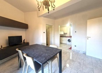 Salone - Three-room apartment via Giacinta Pezzana, Bologna (neighborhood San Donato) - photo 1