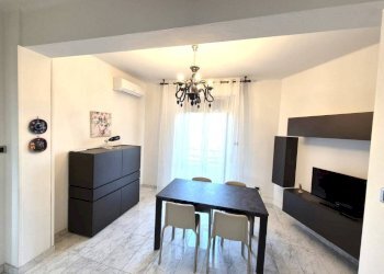 Salone - Three-room apartment via Giacinta Pezzana, Bologna (neighborhood San Donato) - photo 4