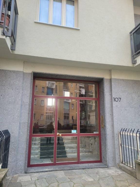 Facciata - Bilocale via Valentino Carrera, 107, Torino (zona Parella) - foto 2