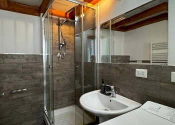 Bagno - Two-room apartment vico della Croce Bianca, Genova (neighborhood Centro Storico) - photo 11