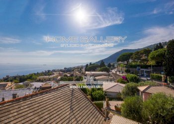 Vista - One-room apartment via Sant'Ilario, Genova - photo 2