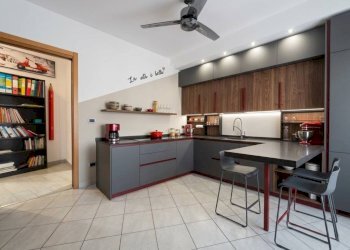 Cucina - Appartamento via dell'Acquedotto, Alba - foto 1