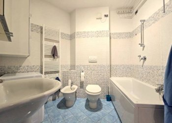 Bagno - Appartamento via dell'Acquedotto, Alba - foto 9