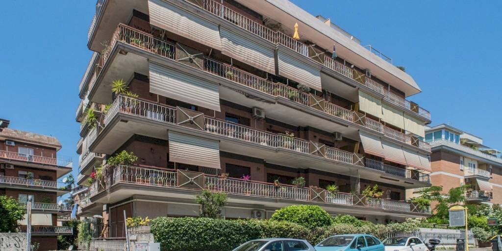 Facciata - Trilocale via Luigi Capuana, Roma - foto 1
