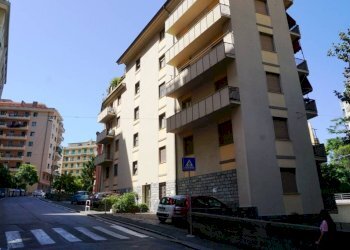 Facciata - Bilocale via Vasco De Gama, 2, Genova (zona Sampierdarena) - foto 1