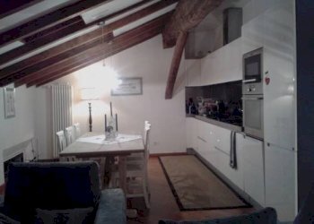 Soggiorno - Appartamento via Galliera, Bologna (zona Centro Storico) - foto 2