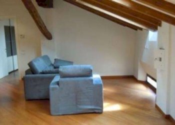 Soggiorno - Appartamento via Galliera, Bologna (zona Centro Storico) - foto 3