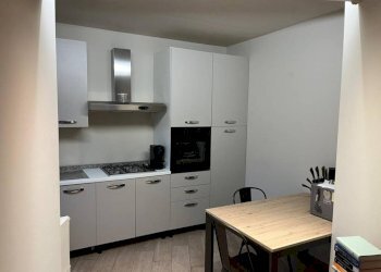 Cucina - Appartamento via Giuseppe Garibaldi, Guarene - foto 1