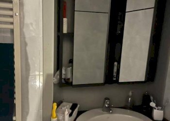 Bagno - Appartamento via Giuseppe Garibaldi, Guarene - foto 2