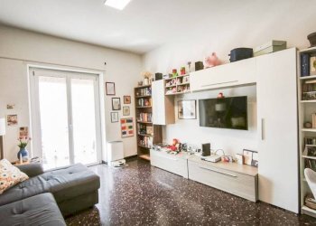 Soggiorno - Three-room apartment via Pasquale Berghini, Genova (neighborhood Marassi) - photo 9