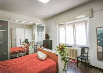 Camera da letto - Three-room apartment via Pasquale Berghini, Genova (neighborhood Marassi) - photo 13