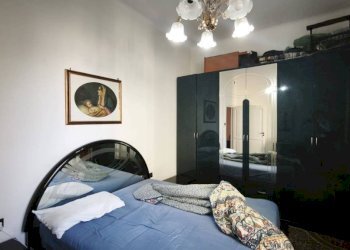 Camera da letto - Bilocale via Piacenza, Genova (zona Molassana) - foto 9