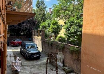 Cortile interno - Appartamento via Castiglione, 79A, Bologna (zona Centro Storico) - foto 4