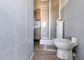Bagno - One-room apartment corso Vittorio Emanuele II, 18, Cuneo (neighborhood Donatello) - photo 6