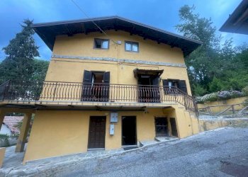 ESTERNO - Portion of a house VIA DELLE MANERE, Roburent - photo 1