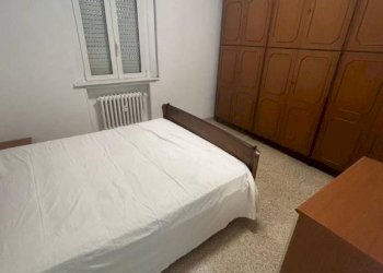 Camera da letto - Appartamento via Luca della Robbia, 10, Bologna (zona Massarenti) - foto 6