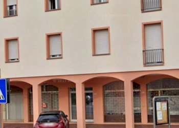 Facciata - Appartamento piazza Giuseppe Garibaldi, Terre del Reno - foto 3