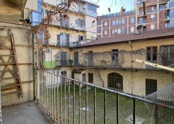 Balcone - Appartamento via Luigi Cibrario, 3, Torino (zona San Donato) - foto 3