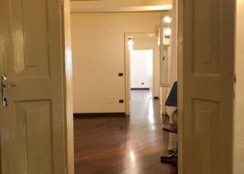 Corridoio - Four-room apartment via Emilia Centro, Modena (neighborhood Centro Storico) - photo 12
