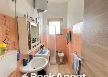 Bagno - Three-room apartment via Canova, 131, Casarano - photo 11