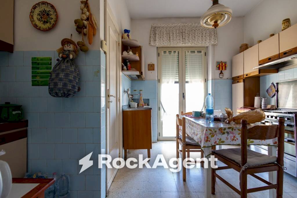 Cucina - Quadrilocale via Madonna dei Cieli 40/a, Catanzaro - foto 2