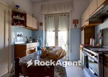 Cucina - Quadrilocale via Madonna dei Cieli 40/a, Catanzaro - foto 3
