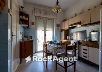 Cucina - Quadrilocale via Madonna dei Cieli 40/a, Catanzaro - foto 5