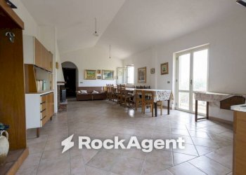 Salone - Villa Località Zilleria, Gasperina - photo 9