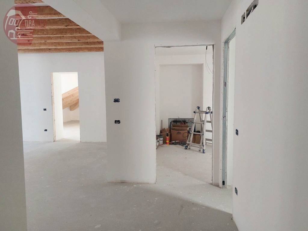 Corridoio - Three-room apartment via San Francesco d'Assisi, 40, Trieste - photo 3
