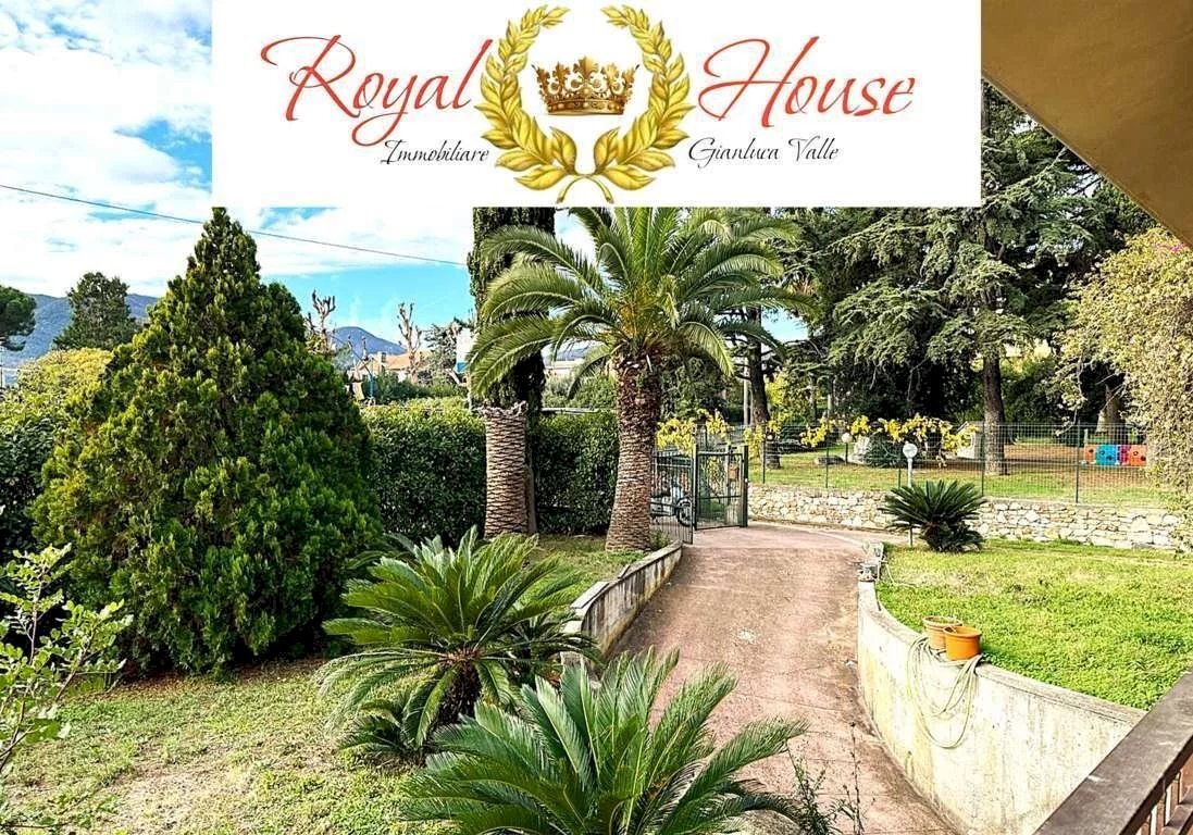 Villa Viale Silvio Amico, Loano - photo 1