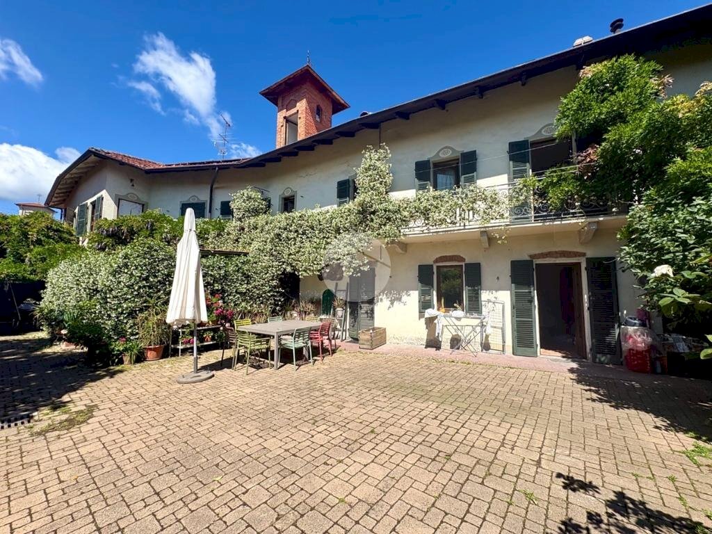 Three-room apartment Piazza San Michele Arcangelo, Rosta - photo 1