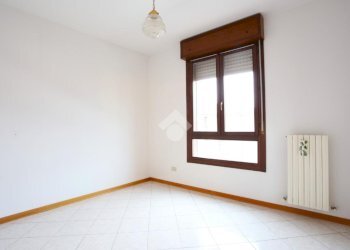 Three-room apartment Via 25 Aprile, Sala Bolognese - photo 9