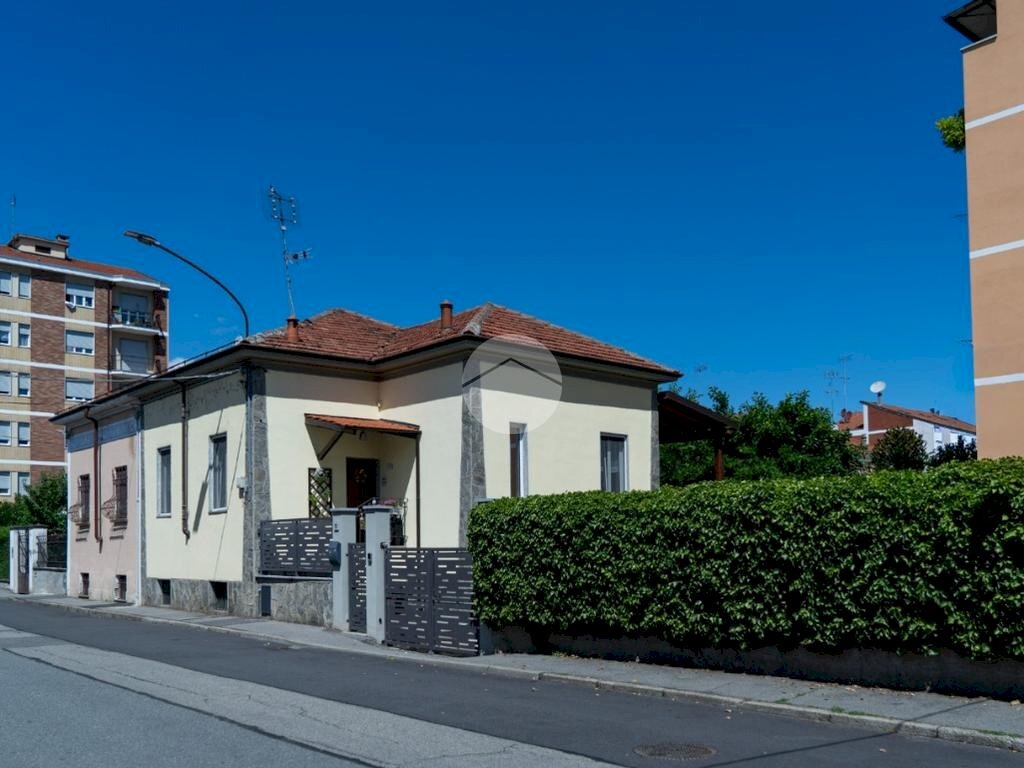 Casa indipendente Via Piave, Chivasso - foto 1