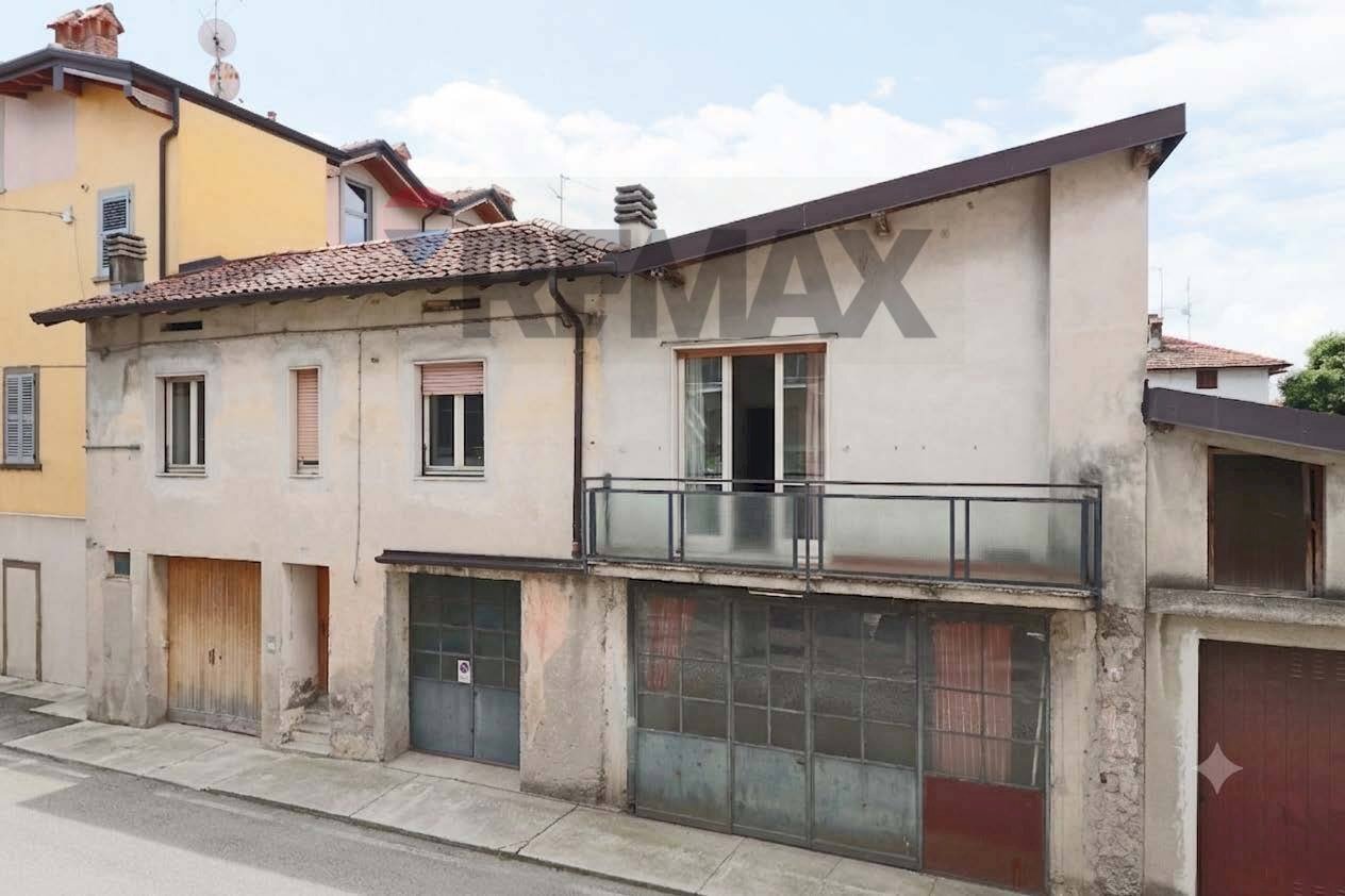 Portion of a house via 25 aprile 1945, 40 
 Brembate di Sopra, Brembate di Sopra - photo 1