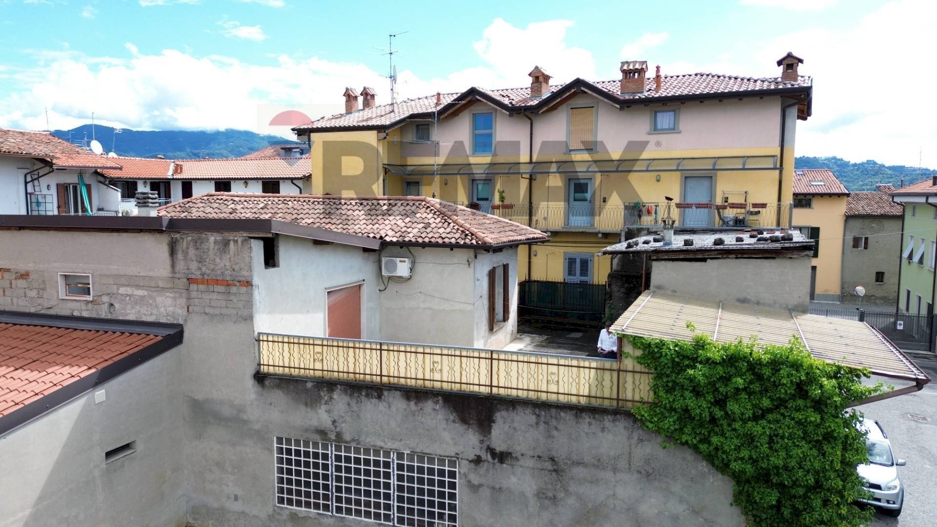 Portion of a house via 25 aprile 1945, 40
Brembate di Sopra, Brembate di Sopra - photo 2