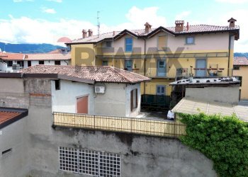 Portion of a house via 25 aprile 1945, 40 
 Brembate di Sopra, Brembate di Sopra - photo 2