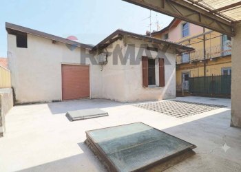 Portion of a house via 25 aprile 1945, 40 
 Brembate di Sopra, Brembate di Sopra - photo 16