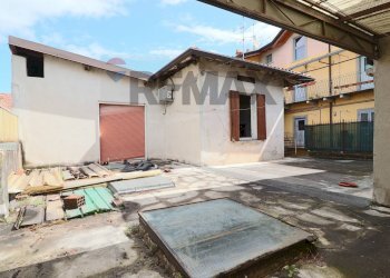 Portion of a house via 25 aprile 1945, 40 
 Brembate di Sopra, Brembate di Sopra - photo 17