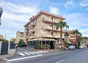 Three-room apartment Via Alessandro Manzoni, San Bartolomeo al Mare - photo 1