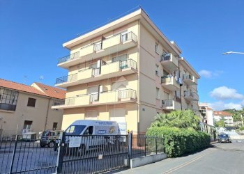 Three-room apartment Via Alessandro Manzoni, San Bartolomeo al Mare - photo 7