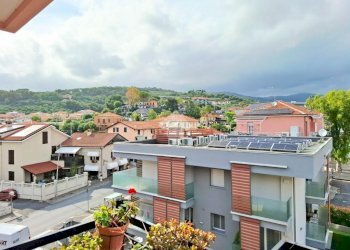 Three-room apartment Via Alessandro Manzoni, San Bartolomeo al Mare - photo 14