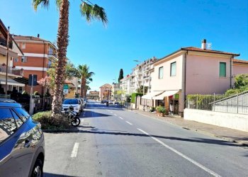 Three-room apartment Via Alessandro Manzoni, San Bartolomeo al Mare - photo 17