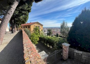 Four-room apartment Piazzale S. Maurizio, Pinerolo - photo 3