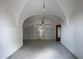 Four-room apartment Piazzale S. Maurizio, Pinerolo - photo 9