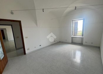 Four-room apartment Piazzale S. Maurizio, Pinerolo - photo 13