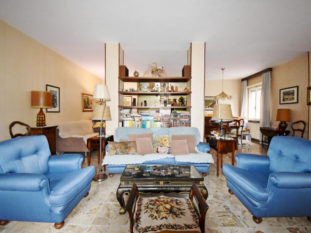 Appartamento Via Lorenzo Garda, Ivrea - foto 1