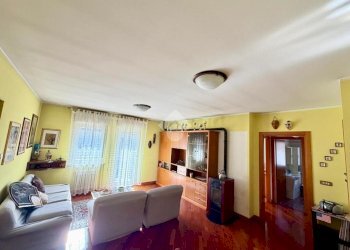Three-room apartment Via Monte Emilius, Quart - photo 3